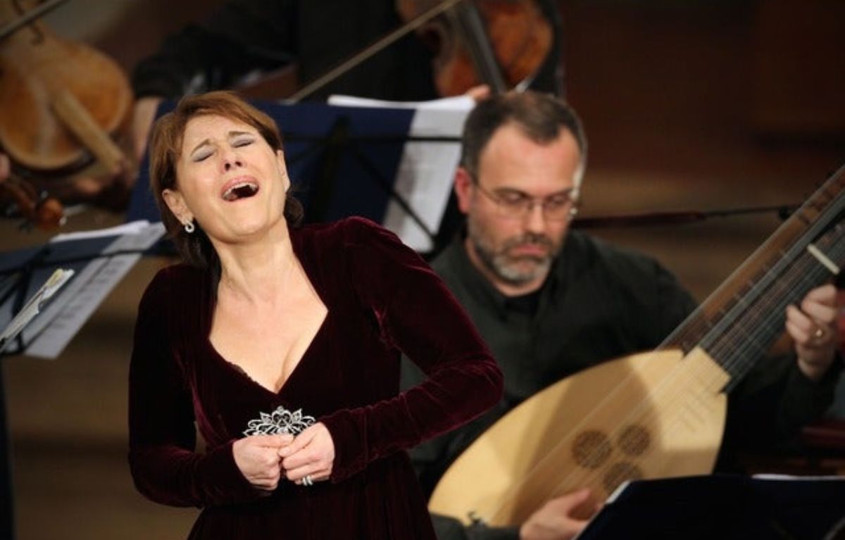Lidia Guerberof Hahn, clavecín